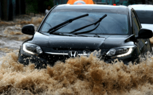 gps mobil tahan air diterjang banjir