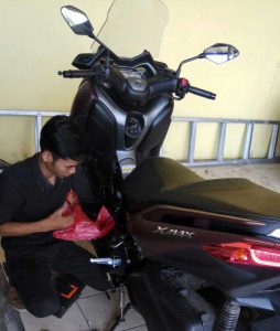 pasang gps motor
