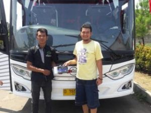 gps pelacak mobil