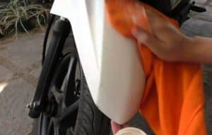 menghilangkan baret motor warna doff