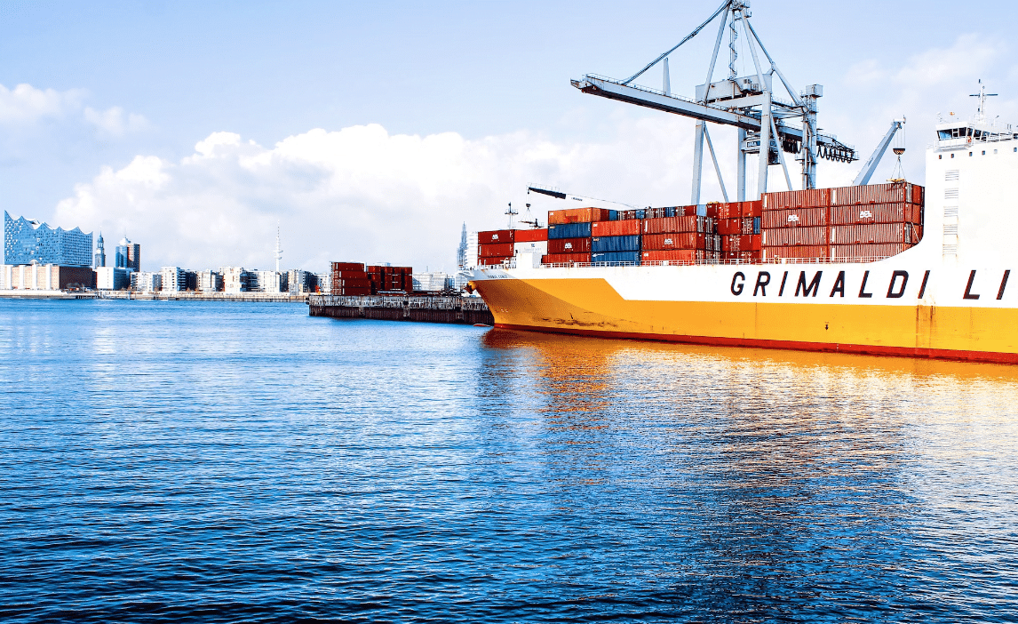 Fasilitas logistik pelabuhan