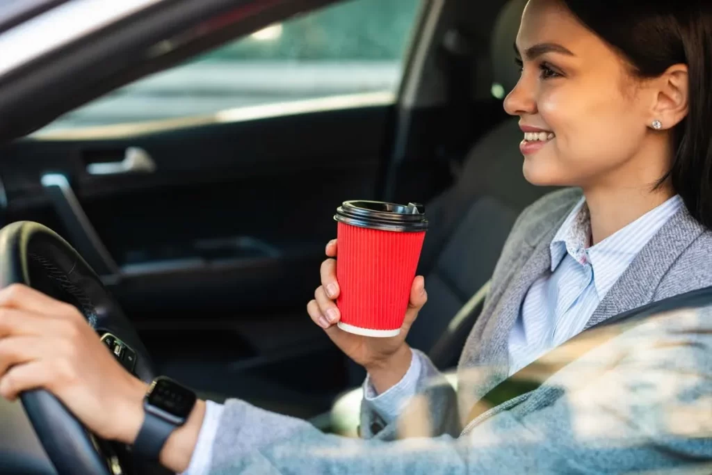 cara menghilangkan kantuk saat berkendara dengan minum kopi