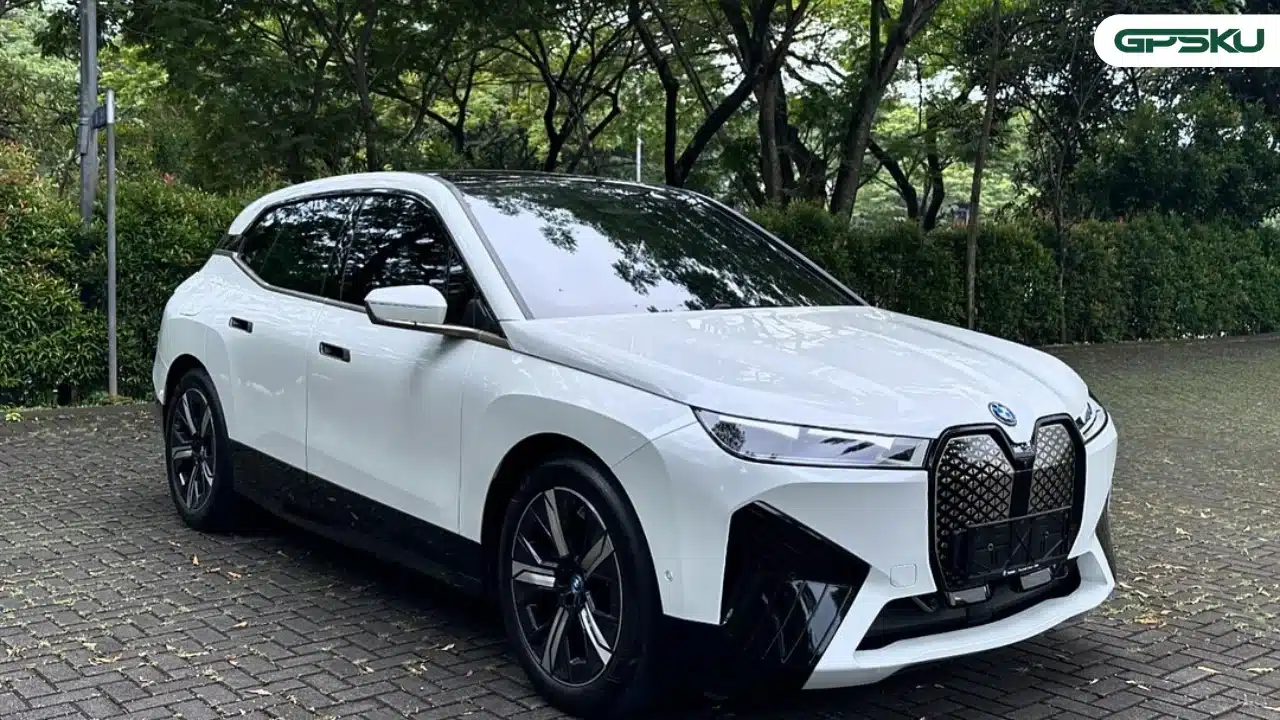 pajak BMW iX