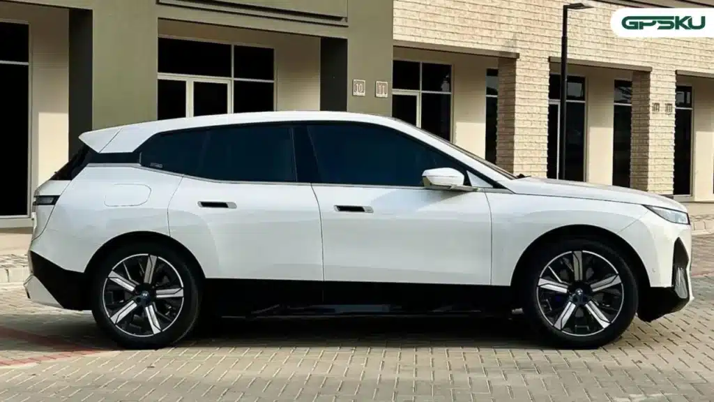 pajak mobil listrik bmw iX
