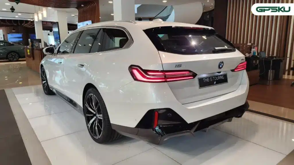 Berapa Harga BMW i5 Touring
