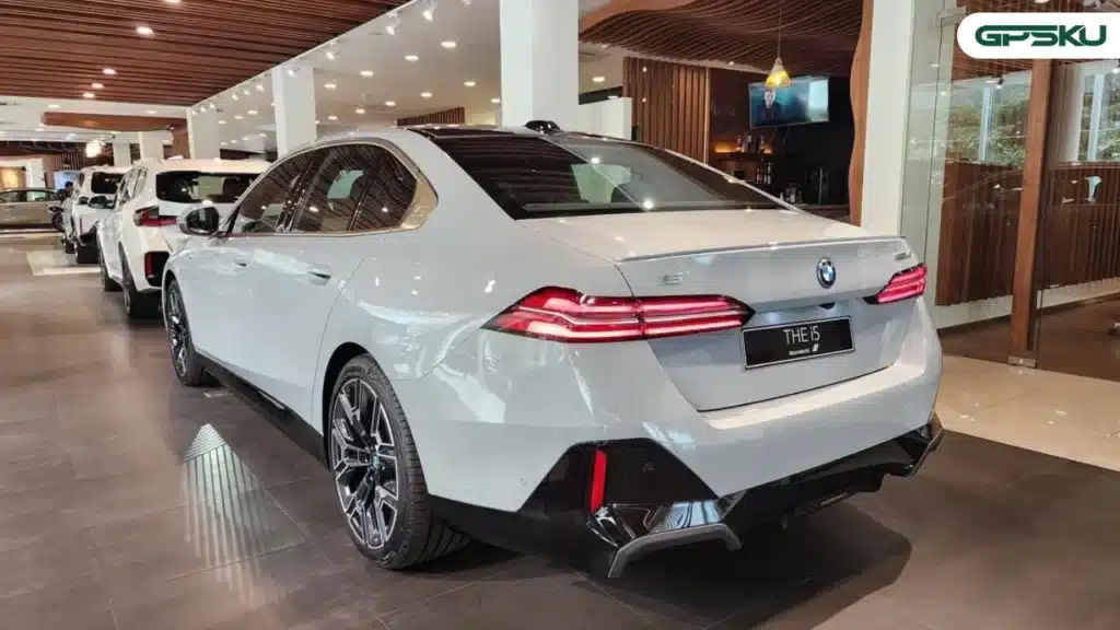 harga BMW i5 M60
