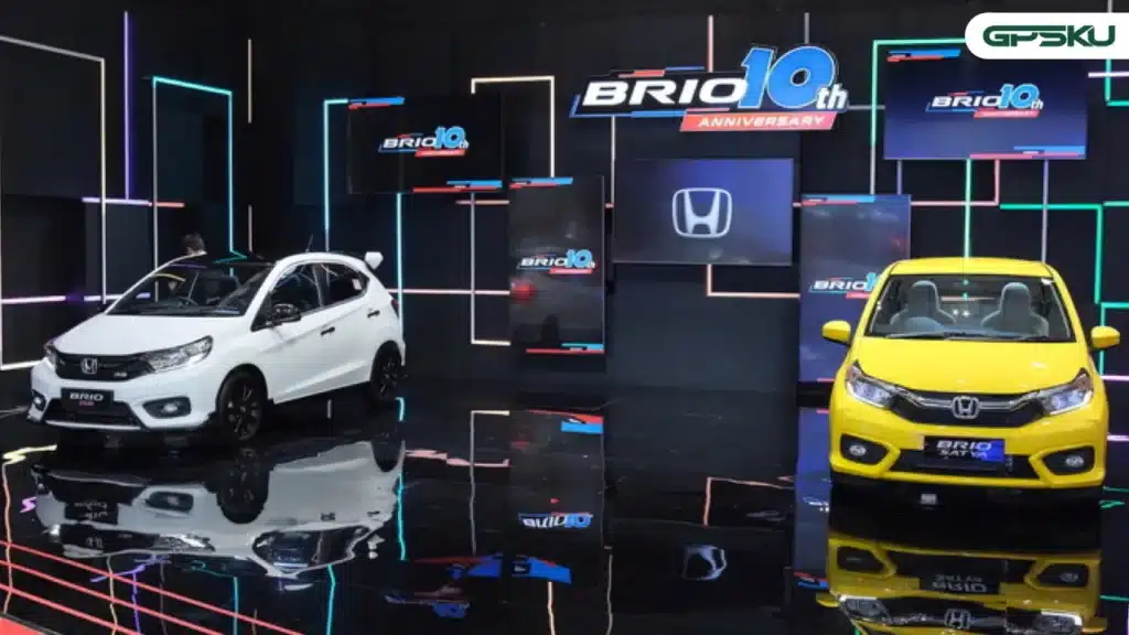 interior BYD Atto 1 vs Honda Brio
