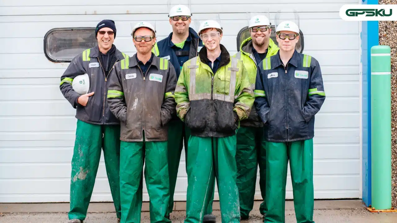 Maintenance management staff adalah