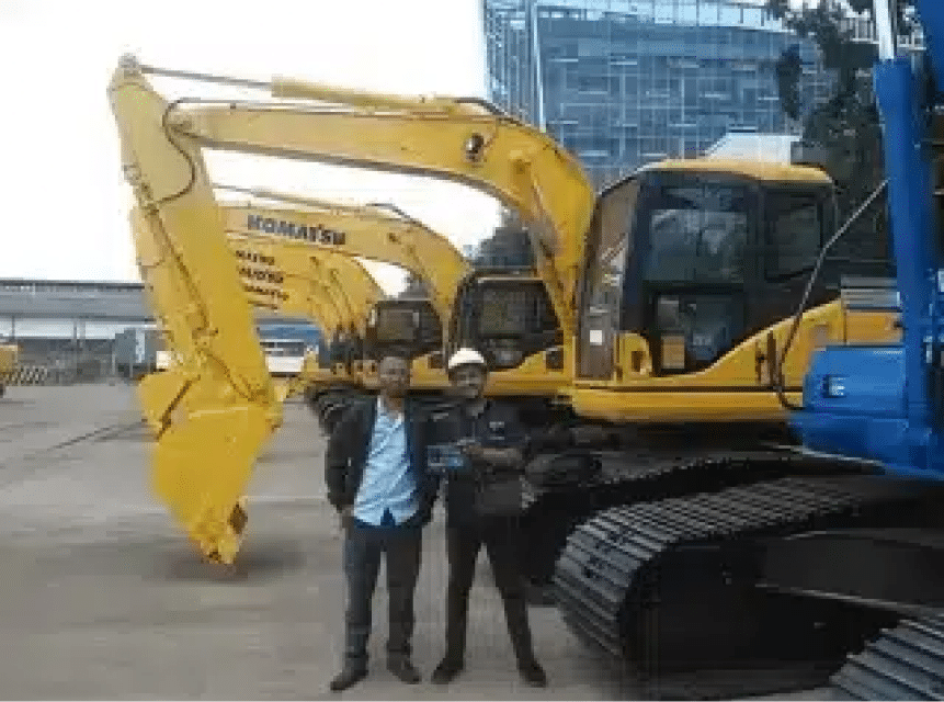 Foto pemasangan GPS alat berat excavator